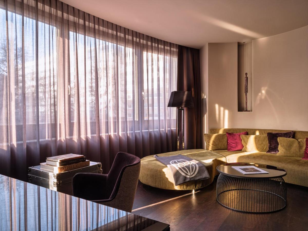 Roomers, Frankfurt, A Member Of Design Hotels Fráncfort del Meno Exterior foto A suite at the Mandarin Oriental, Munich