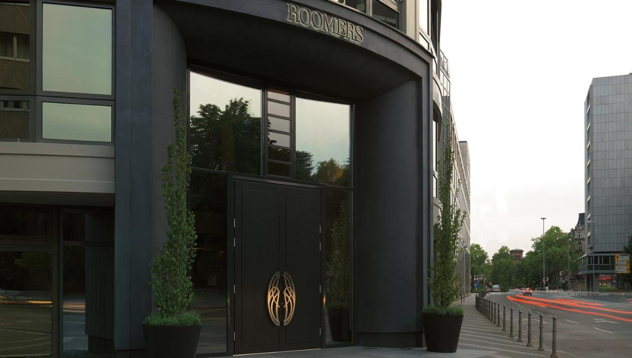 Roomers, Frankfurt, A Member Of Design Hotels Fráncfort del Meno Exterior foto Entrance to the headquarters of the Royal College of Music