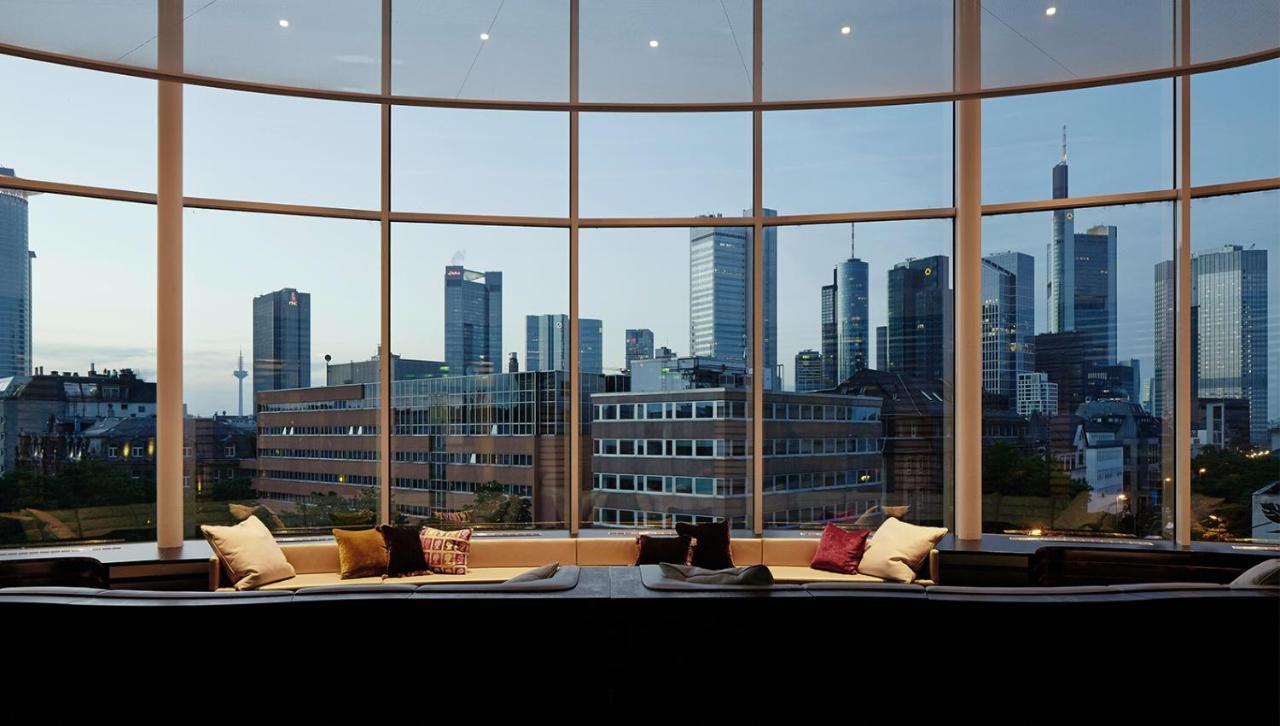 Roomers, Frankfurt, A Member Of Design Hotels Fráncfort del Meno Exterior foto View from the library